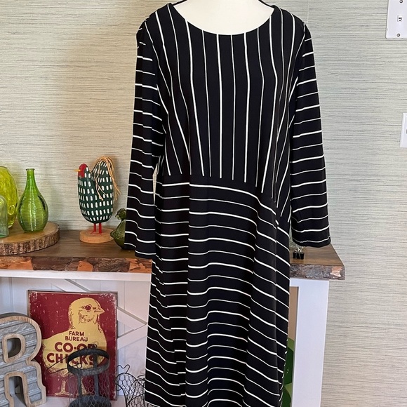 HABITAT Soho Stripe Swing Dress Shift Black White Womens Size Large Asymmetrical - Picture 9 of 9